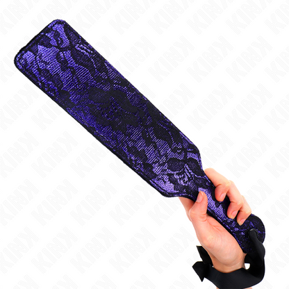 Paleta de Couro KINK Scandal Design 37 x 7 cm, ideal para brincadeiras BDSM de impacto e controlo, mostrando textura do couro.