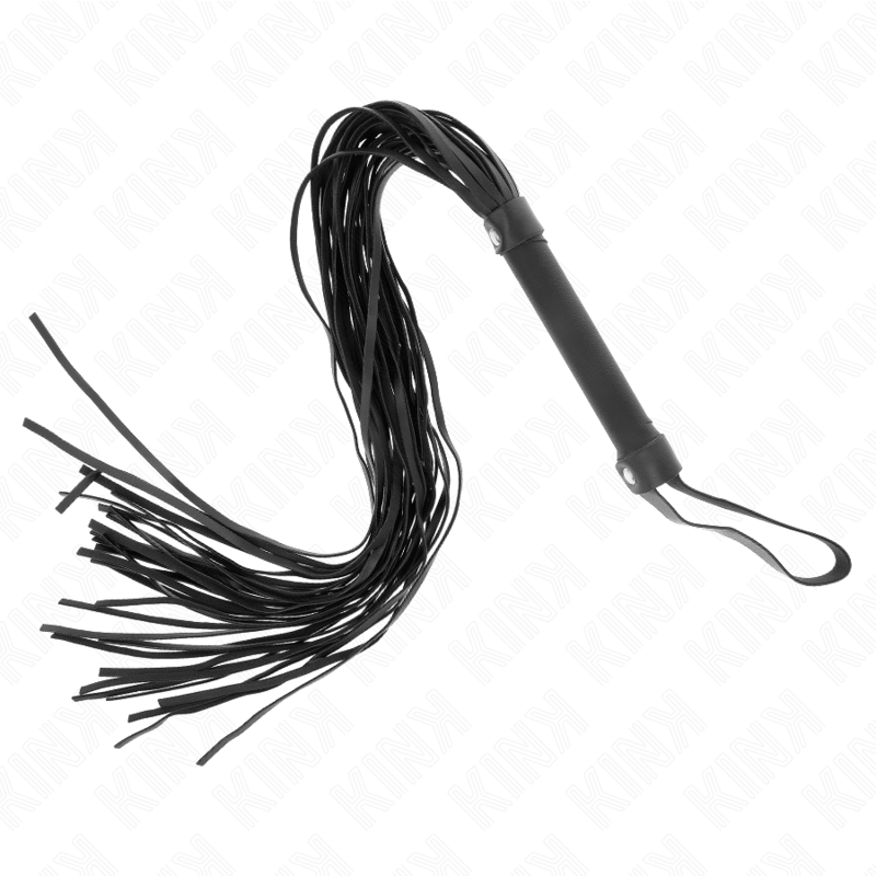 Close-up do Chicote KINK Imitação de Pele de Ovelha 60 cm, destacando sua textura suave e design elegante para jogos BDSM.