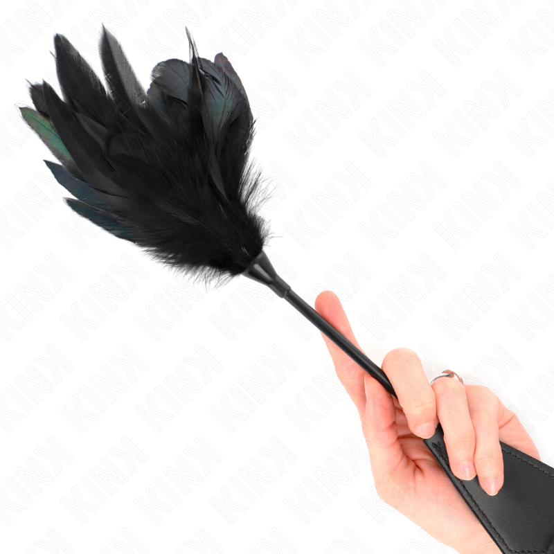 PENAS DE CÓCEGAS COM BABADO 48 CM
