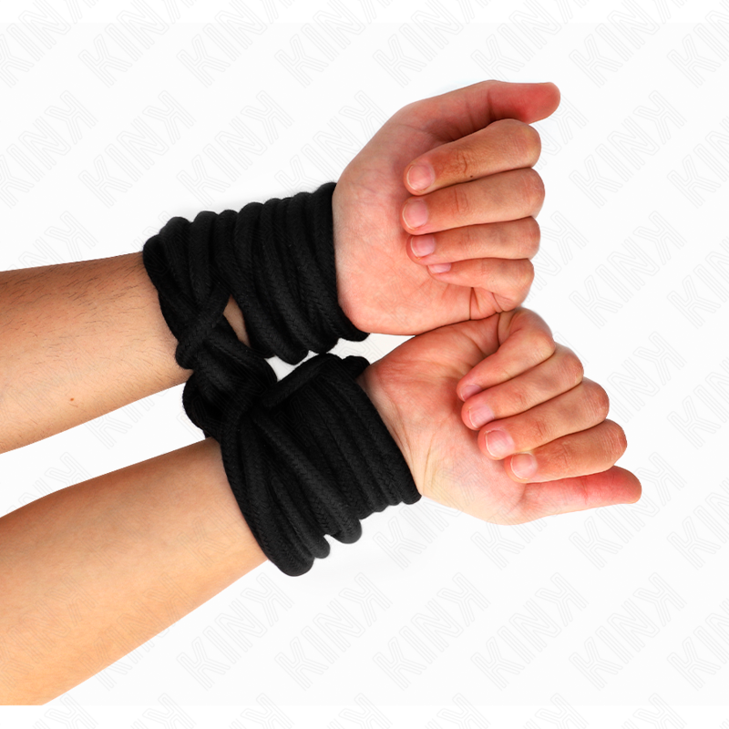 KINK Corda de Algodão para Bondage 5 Metros Preta, mostrando textura macia e resistência.