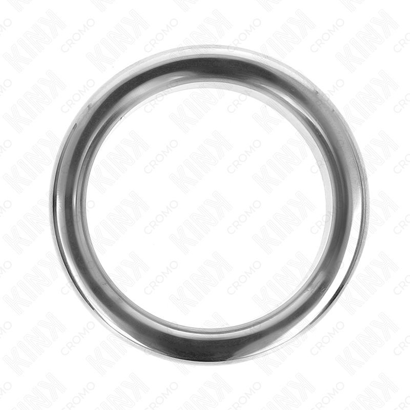 Close-up do Anel de Pênis de Metal KINK 2,8 CM, destacando o material e o design prateado.