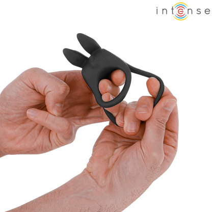 INTENSE Vibrador Anel Duplo Pénis Preto com 10 Vibrações, detalhes do design e funcionalidade.