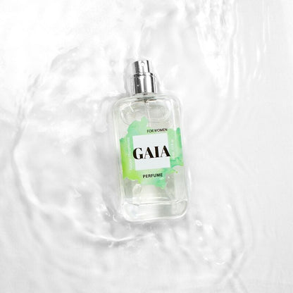 Frasco de perfume SECRETPLAY Gaia com feromonas naturais para mulheres, 50ml, exibindo design elegante e sedutor.