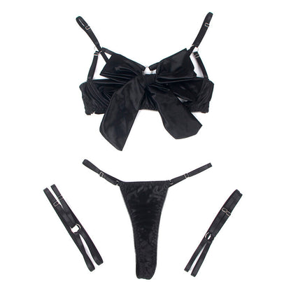 Close-up do Conjunto de Lingerie SUBBLIME L/XL com Sutiã Aberto e Laço Preto, realçando os detalhes em renda e o ajuste confortável.