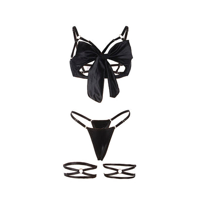 Close-up do Conjunto de Lingerie SUBBLIME L/XL com Sutiã Aberto e Laço Preto, realçando os detalhes em renda e o ajuste confortável.