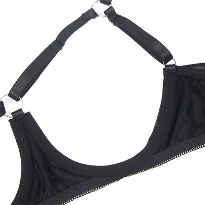 Close-up do Conjunto de Lingerie SUBBLIME L/XL com Sutiã Aberto e Laço Preto, realçando os detalhes em renda e o ajuste confortável.
