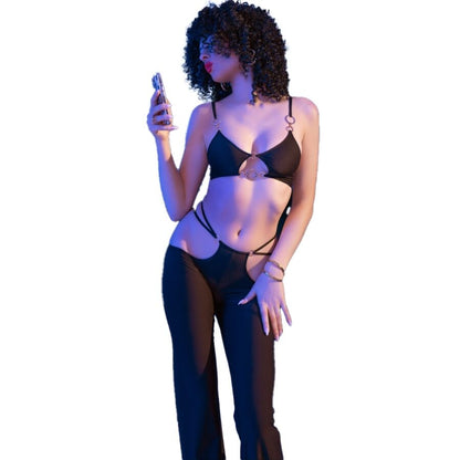 Conjunto Top e Legging Preto com Acessórios Dourados