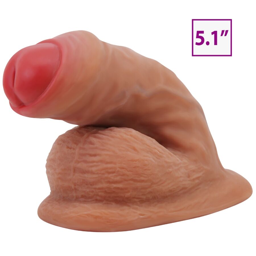 Close-up of the PRETTY LOVE Dildo Ultra Realista Elástico com Ventosa 9,5 cm Mulato, showing its realistic texture and details.