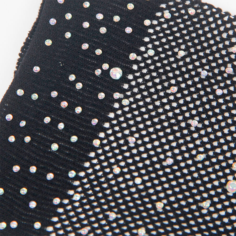 Close-up das Luvas Transparentes Pretas SUBBLIME com Brilho e Apliques de Diamantes, mostrando a textura e detalhes.