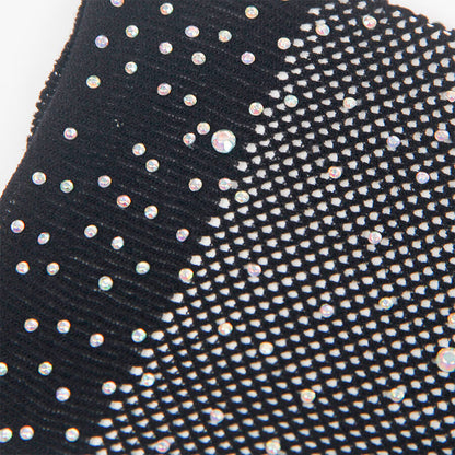 Close-up das Luvas Transparentes Pretas SUBBLIME com Brilho e Apliques de Diamantes, mostrando a textura e detalhes.
