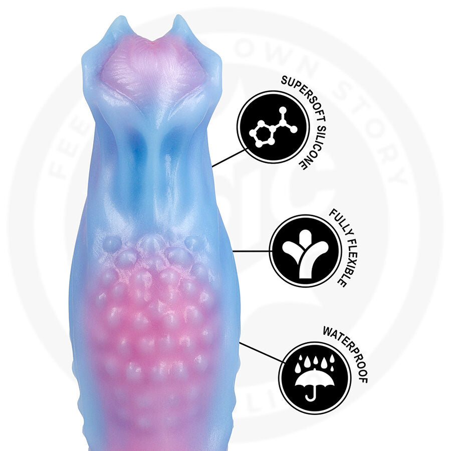 Close-up do Dildo EPIC CYBERSILICOCK Oceara Dawn em silicone, mostrando a sua forma ergonómica e textura.
