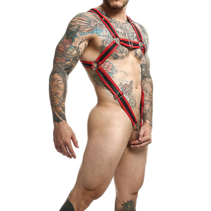Detalhe do MaleBasics Harness com Anel Peniano Red Crossed, mostrando o design e material.