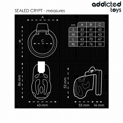 Close-up da Gaiola de Pênis ADDICTED TOYS LOCKED Crypt Selada 8cm para BDSM, mostrando detalhes da fechadura e anéis.