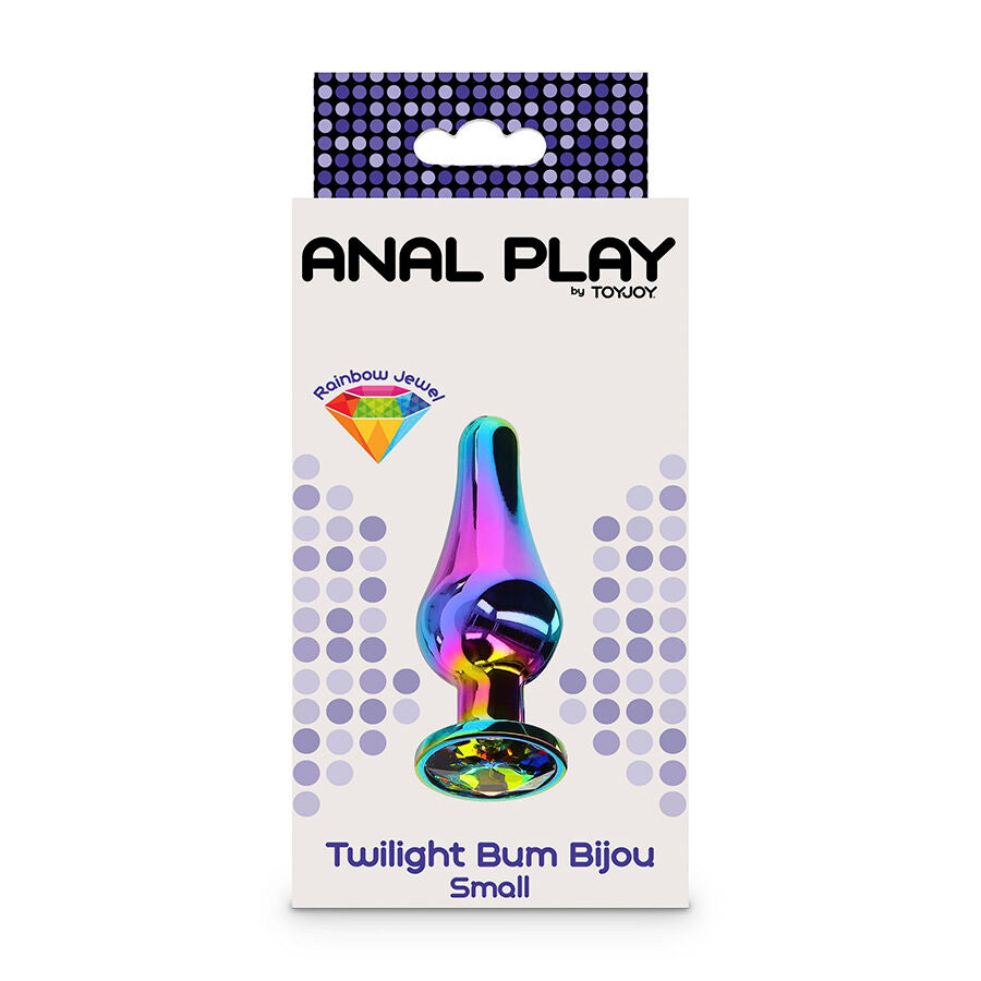 Close-up do TOYJOY Plug Anal Pequeno Twilight Bum Bijou com joia arco-íris, mostrando o material de alumínio.