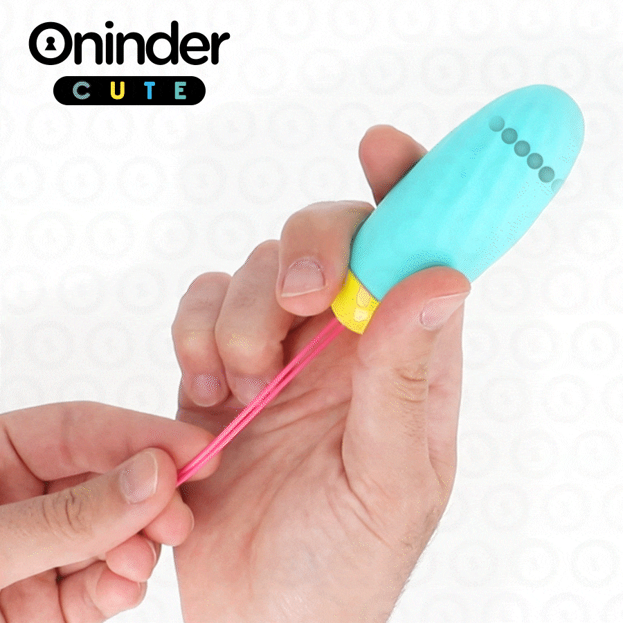 Close-up do ONINDER Ovo Vibratório Cute Silicone App, mostrando seu design ergonómico e textura suave.