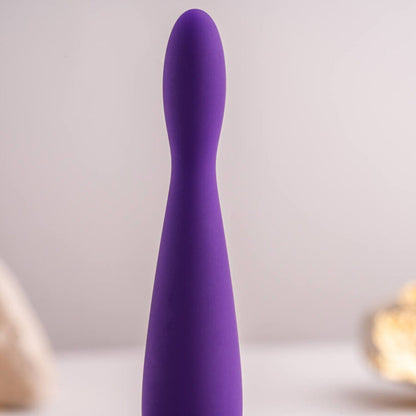 ROCKS-OFF Petite Sensations Teazer Plug Anal Vibrador Roxo, mostrando seu design flexível e compacto