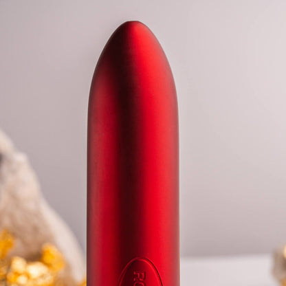 ROCKS-OFF Bala Vibrante Rouge Allure Vermelha com design aveludado e detalhes elegantes