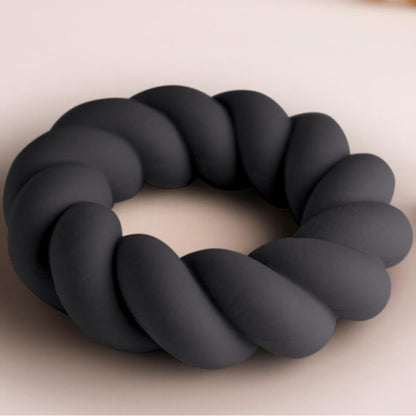 ROCKS-OFF Anel Peniano Twist em Silicone Preto, design ergonómico para prazer e ereções duradouras.