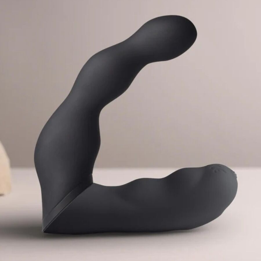 ROCKS-OFF Adaptador Vibrador Anal e de Próstata Preto, destacando seu design ergonômico e superfície suave de silicone.