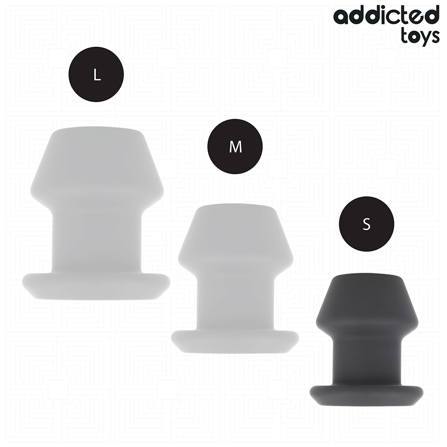 Close-up do ADDICTED TOYS Plug Anal Oco Extremo S, mostrando seu design inovador em silicone macio e oco.