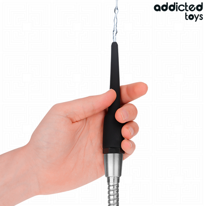 Imagem do Limpador Anal Addicted Toys Modelo 1 com adaptador universal para higiene íntima.