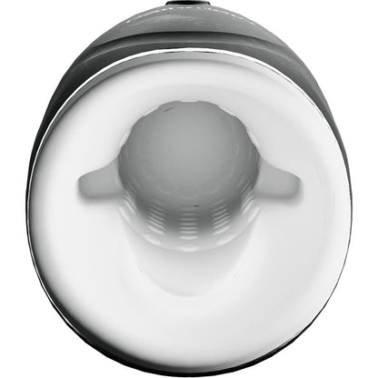 Close-up do masturbador masculino multifuncional BATHMATE Edge Pro, mostrando sua textura e design ergonómico.