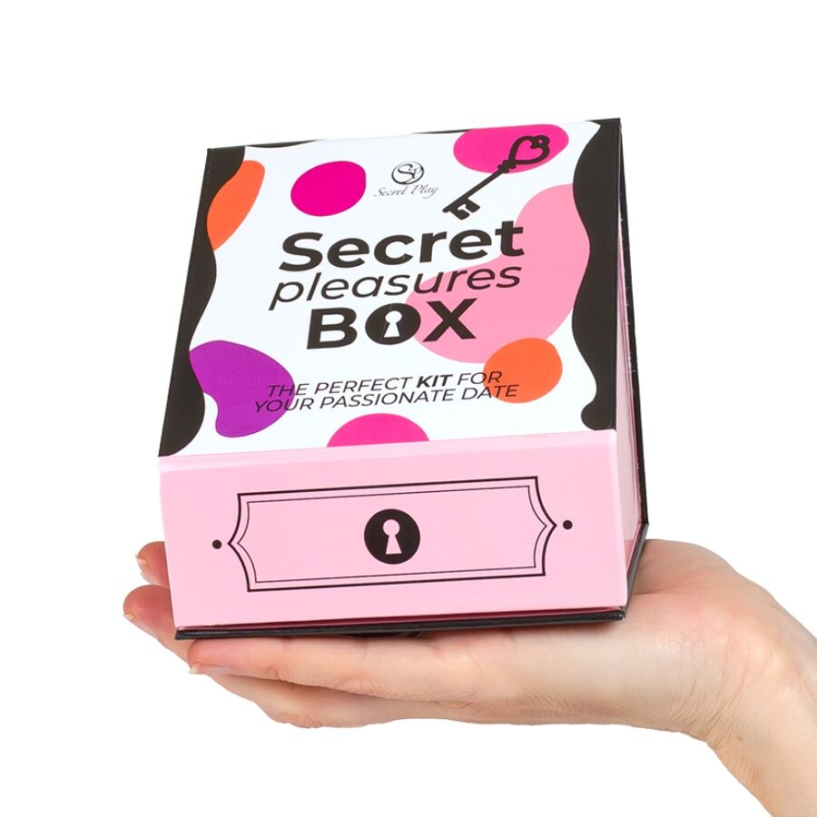 Imagem do Secret Play Kit de Prazeres para Casais com dados, vibrador bala e pena erótica.
