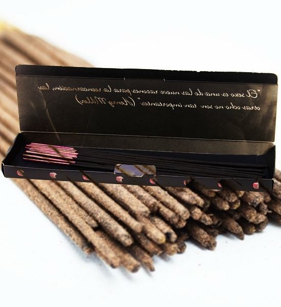 Incenso erótico TENTACION com feromonas de doce caramelo, ideal para criar uma atmosfera sensual.