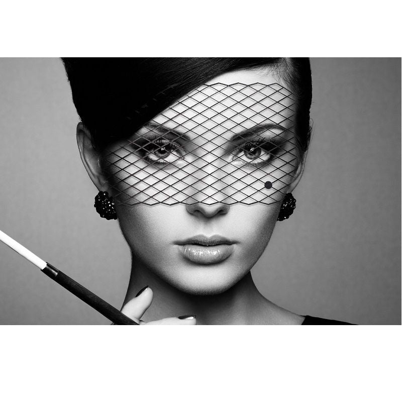 Máscara facial sensual BIJOUX Indiscrets Louise com designs variados para sedução e roleplay