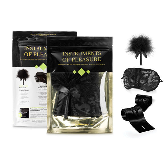 Kit BDSM Instrumentos de Prazer BIJOUX com espanador, algemas e máscara para jogos sensuais