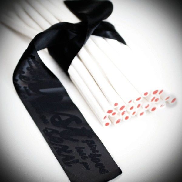 Algemas de seda sensuais BIJOUX - LES PETITS BONBONS para bondage elegante.