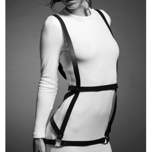 Close-up of the BIJOUX INDISCRETS Arnês Vestido Maze Marrom Ajustável, showcasing its vegan leather straps and versatile design.