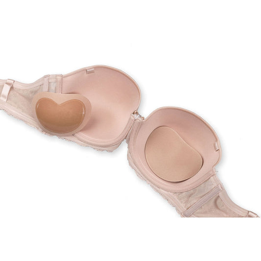 Detalhe das almofadas adesivas push-up BYE-BRA para sutiã, destacando a textura e o design.