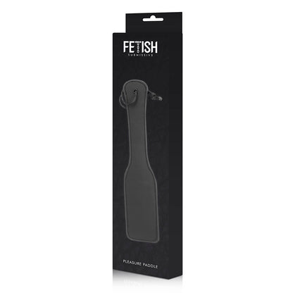 Close-up do chicote de couro vegano FETISH SUBMISSIVE para jogos BDSM