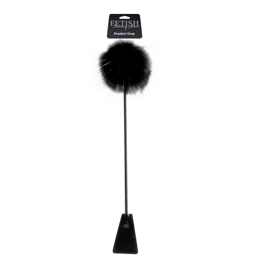 FETISH FANTASY LIMITED EDITION Chicote de Penas Preto 60cm, ideal para jogos de dominação e submissão.