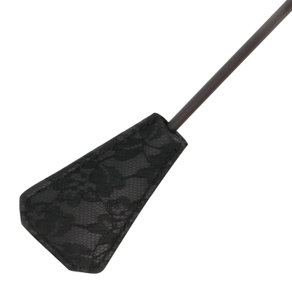 Chicote de pena dupla face Darkness preto 56cm para jogos de BDSM e estimulação sensual.