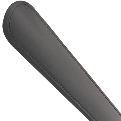 Close-up da Pá Fetiche Darkness Preta 48cm, ideal para jogos de BDSM.