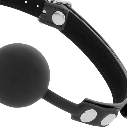 Mordaça de Silicone Preta DARKNESS com tiras de couro ajustáveis, ideal para BDSM.