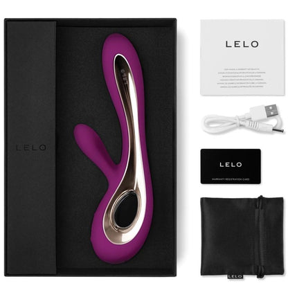 Close-up do LELO Soraya 2 Vibrador Coelho na cor Rosa Profunda, mostrando o design ergonómico e o estimulador flexível.
