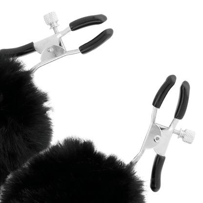Pinças para bicos Darkness com pompons, ajustáveis para estimulação e jogos BDSM.