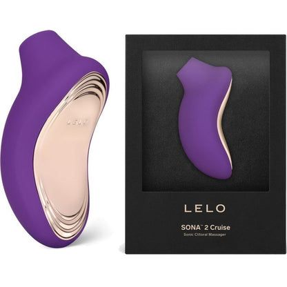 Close-up of the LELO Estimulador de Clitóris SONA 2 CRUISE Lilás, highlighting its ergonomic design and silicone texture.