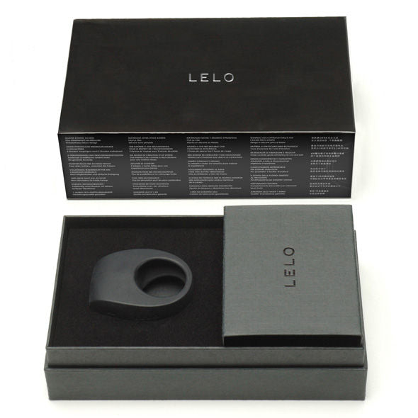 Close-up of the LELO Anel Vibrador TOR II Recarregável para Casais, showing its sleek black design and premium silicone texture.