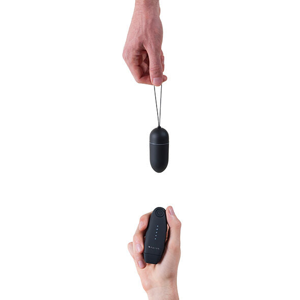 Vibrador Bala B SWISH Bnaughty Classic Preto com Controle Remoto para estimulação erótica.