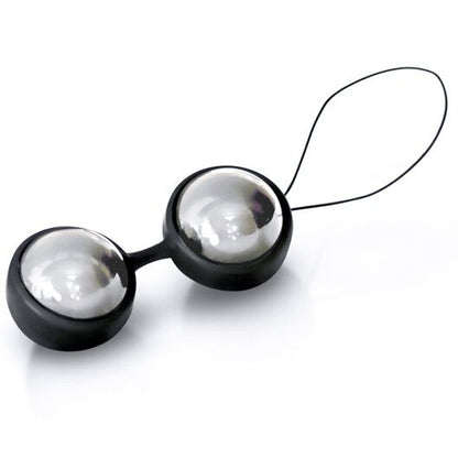 Close-up das LELO Luna Contas de Aço Inoxidável mostrando o seu design elegante e material premium.