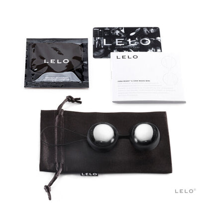 Close-up das LELO Luna Contas de Aço Inoxidável mostrando o seu design elegante e material premium.