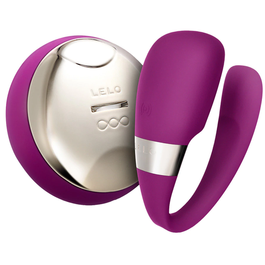 Detalhe do LELO Tiani 3 Vibrador para Casais com Controle SenseMotion na cor Rosa Profunda, mostrando seu design ergonômico em silicone.