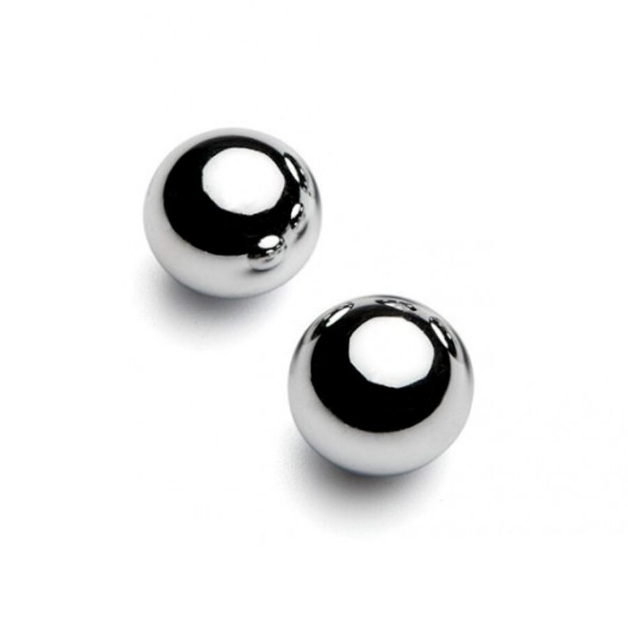 Close-up of the METAL HARD Conjunto de Bolas Magnéticas 10mm, showing its compact size and metallic finish for intense sensation.