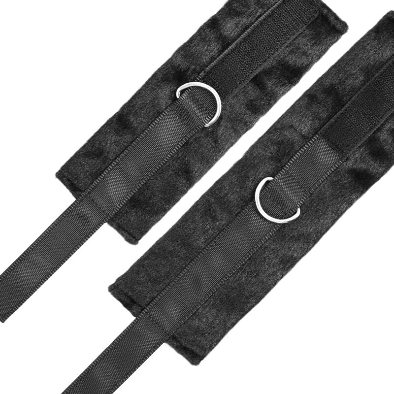 Close-up do Conjunto de Retenção de Cama Darkness ajustável com punhos de neoprene.