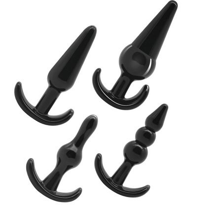 Close-up do Conjunto 4 Plugs Anais da Addicted Toys, mostrando os diferentes tamanhos e a flexibilidade do material.