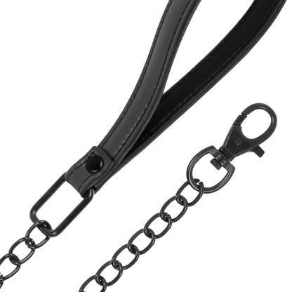 Close-up do Colar de Corrente Fetish Submissive com Forro de Neoprene e detalhe do anel.